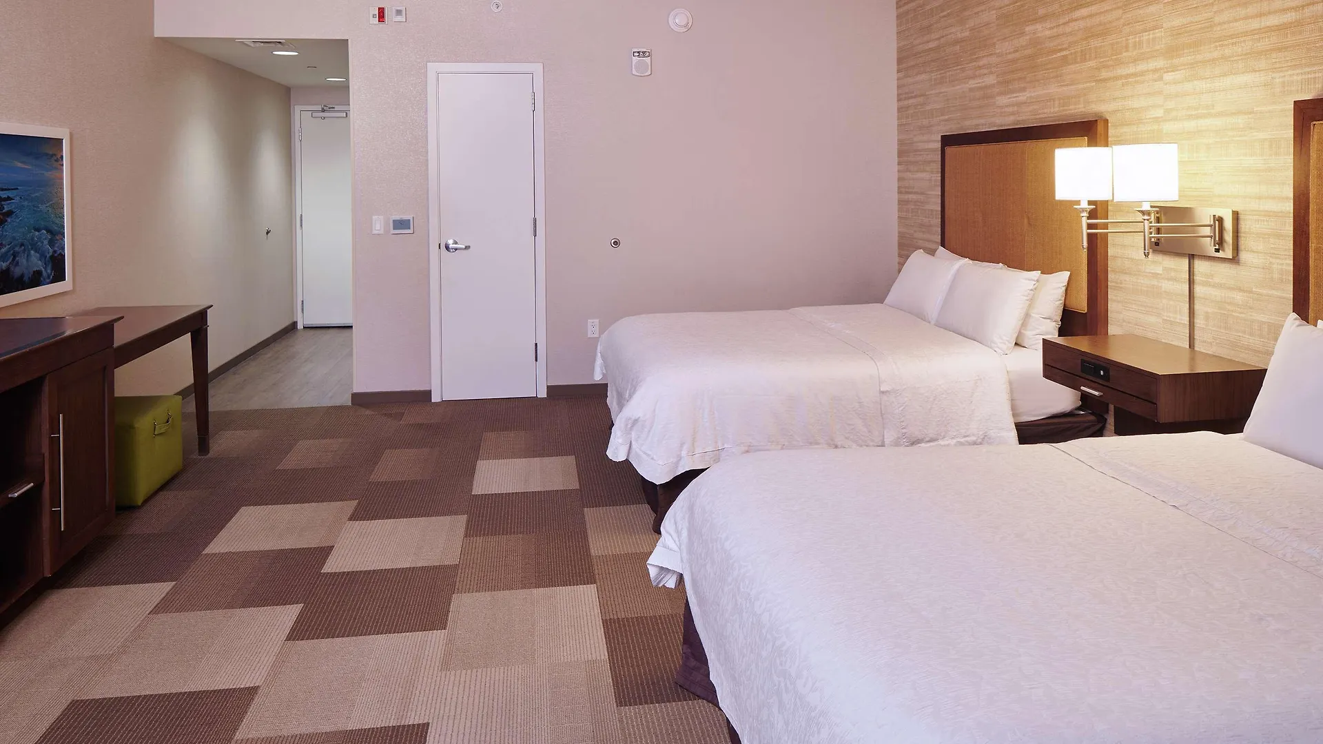 Hampton Inn & Suites Oahu Kapolei - Free Parking - No Resort Fee