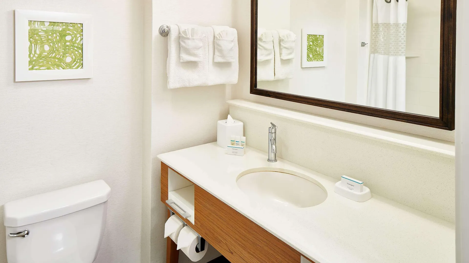 Hampton Inn & Suites Oahu Kapolei - Free Parking - No Resort Fee 3*,