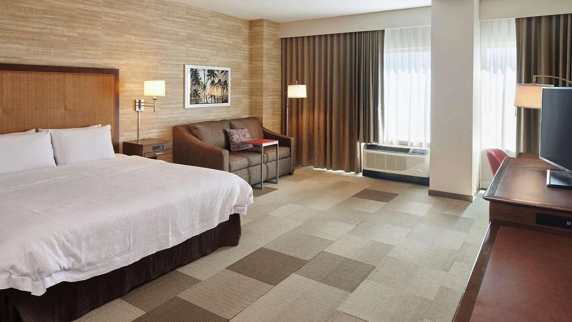Hampton Inn & Suites Oahu Kapolei - Free Parking - No Resort Fee Hotel