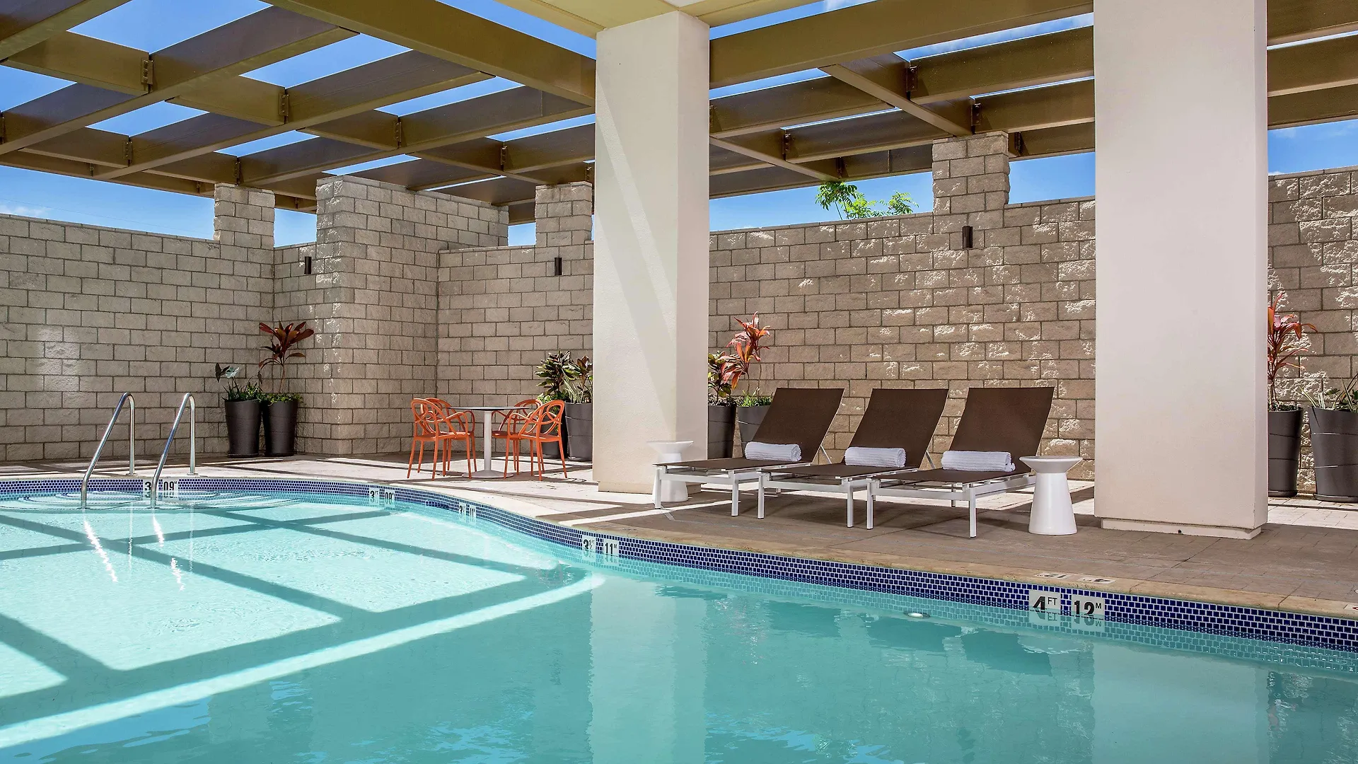 Hampton Inn & Suites Oahu Kapolei - Free Parking - No Resort Fee Hotel