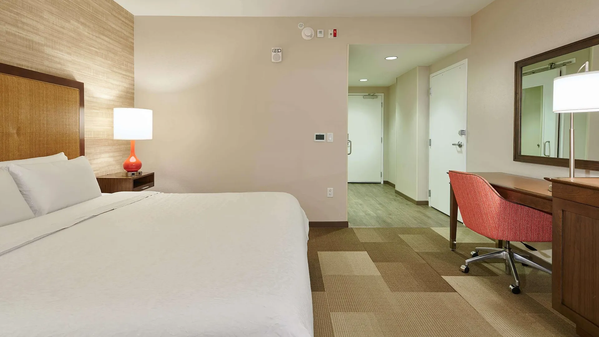 Hampton Inn & Suites Oahu Kapolei - Free Parking - No Resort Fee
