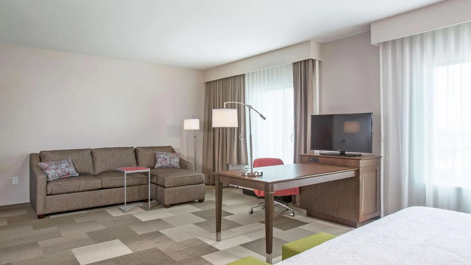Hampton Inn & Suites Oahu Kapolei - Free Parking - No Resort Fee 3*,