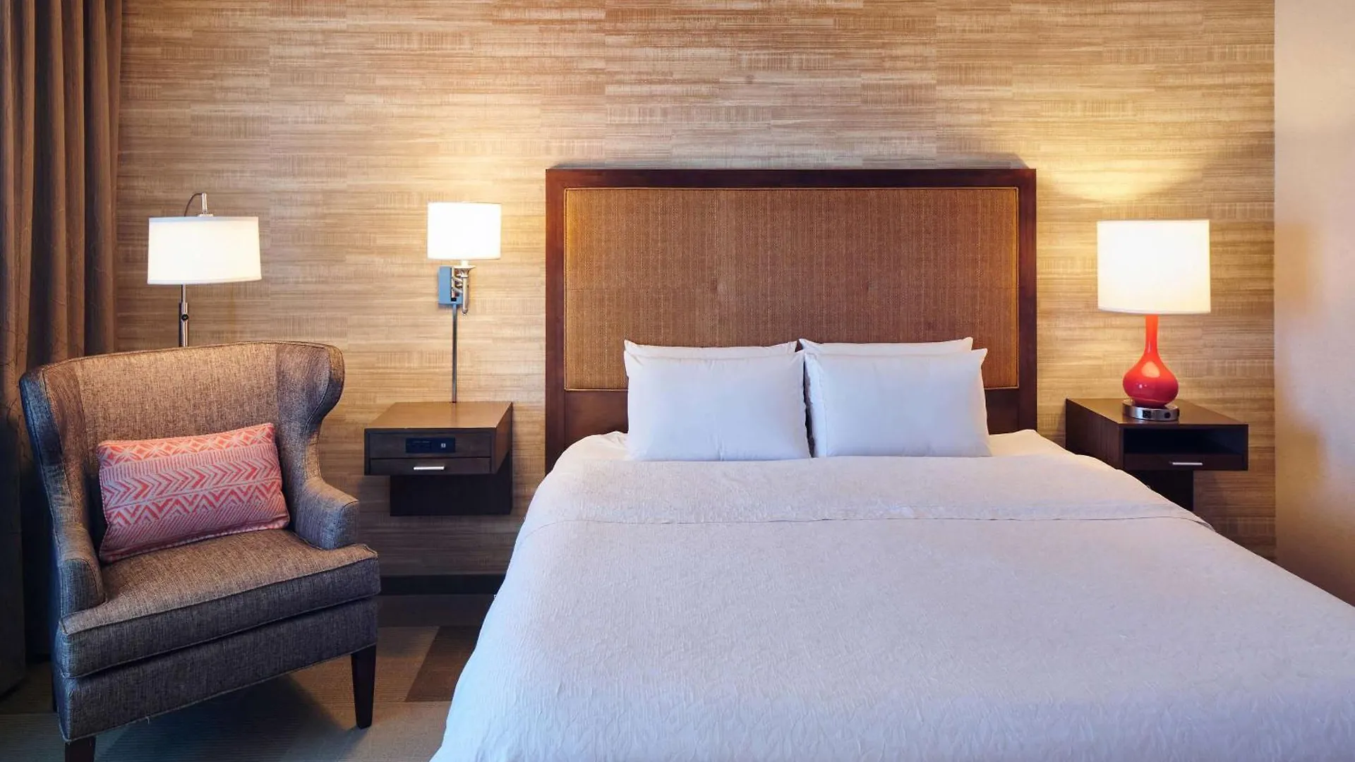 Hotel Hampton Inn & Suites Oahu Kapolei - Free Parking - No Resort Fee